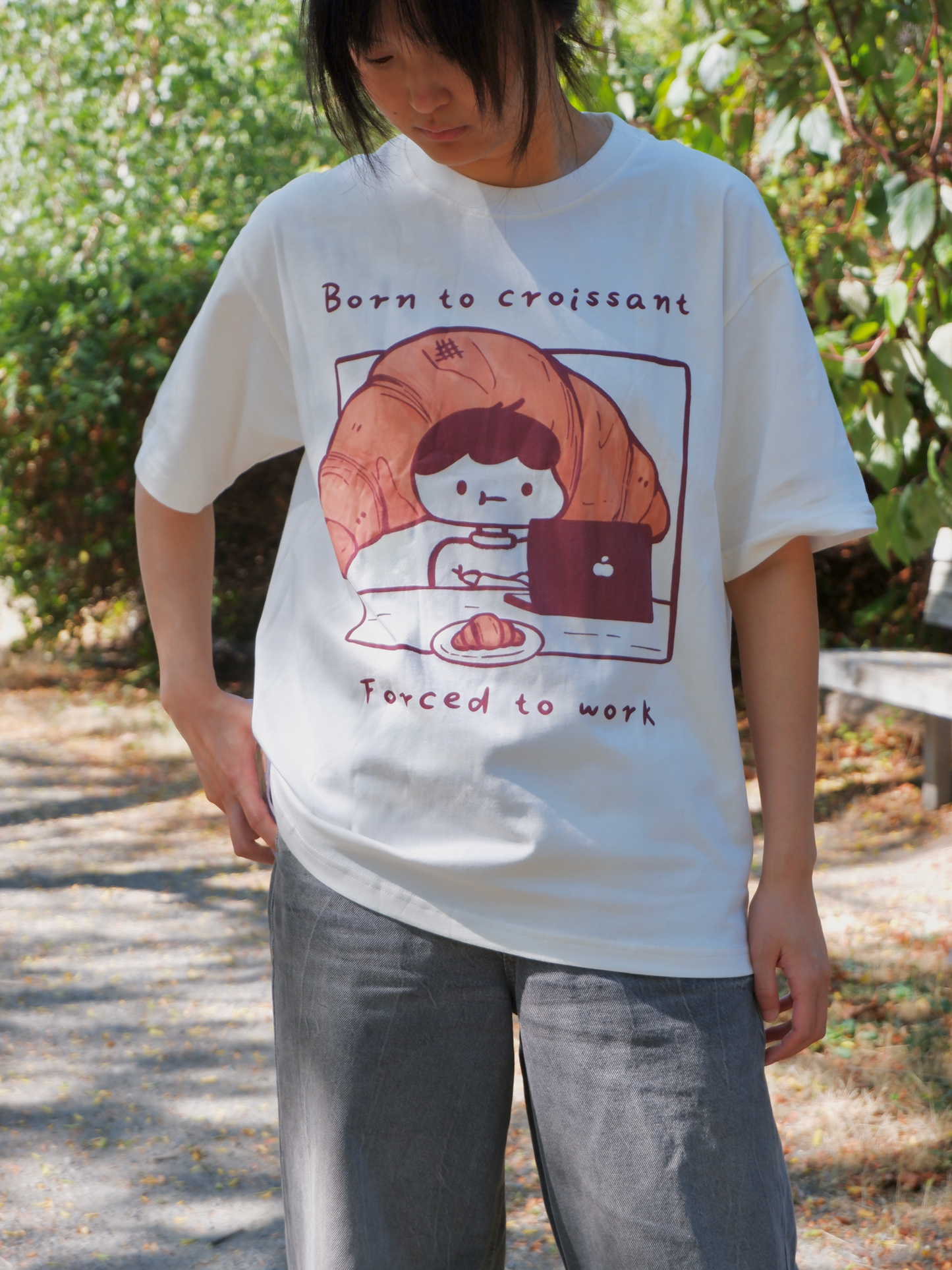 born to croissant forced to work t-shirt [ILLO MART PICK-UP]